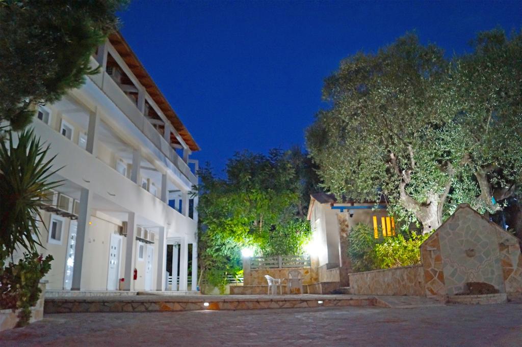 Pouliezos Koklanis Zante Apartments 알리케스 외부 사진