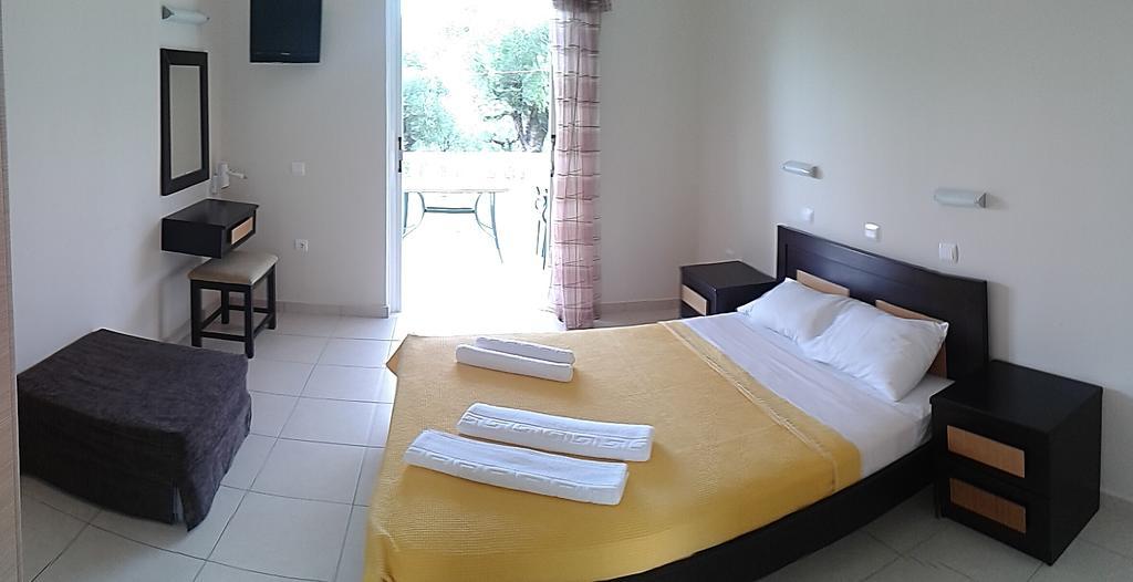 Pouliezos Koklanis Zante Apartments 알리케스 외부 사진