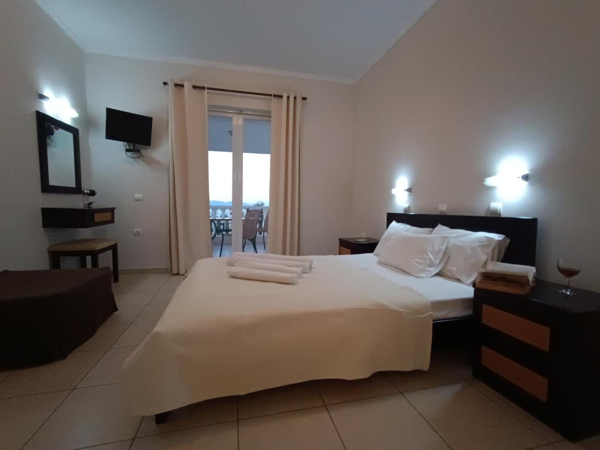 Pouliezos Koklanis Zante Apartments 알리케스 외부 사진