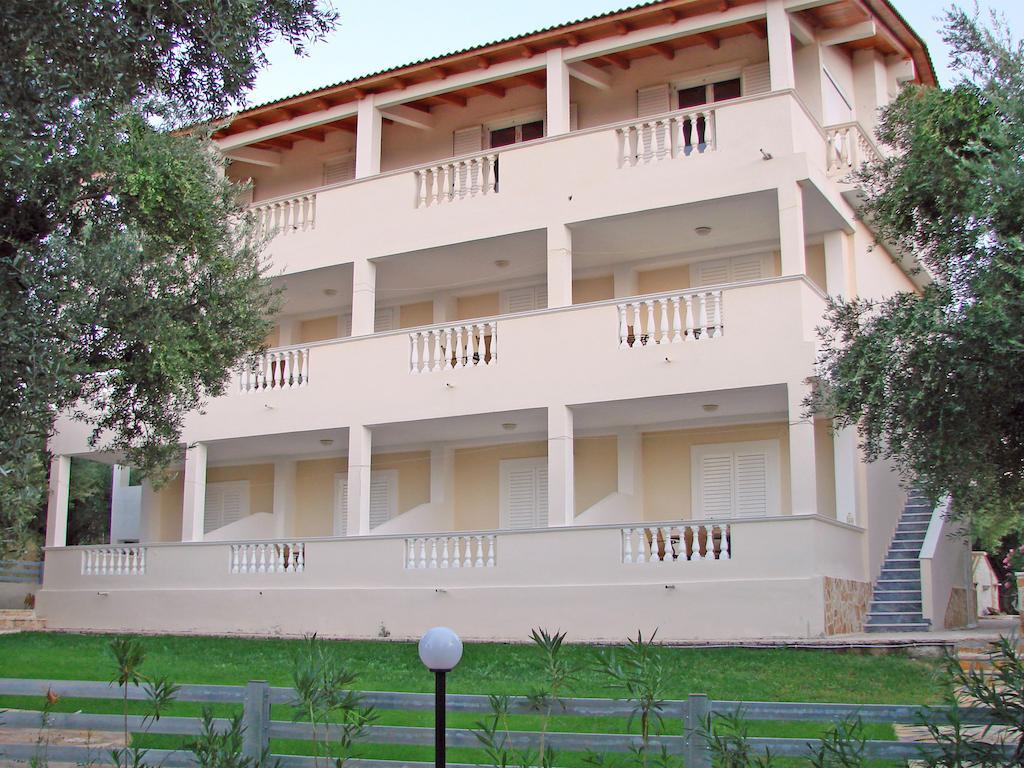 Pouliezos Koklanis Zante Apartments 알리케스 외부 사진