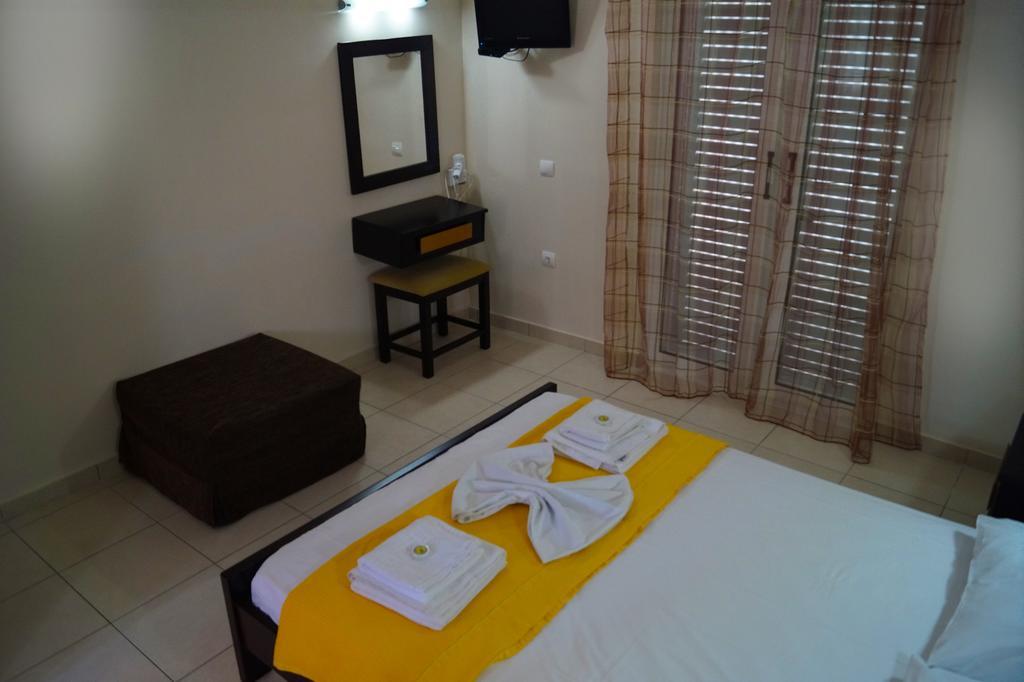 Pouliezos Koklanis Zante Apartments 알리케스 외부 사진