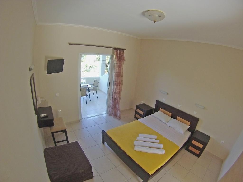 Pouliezos Koklanis Zante Apartments 알리케스 외부 사진