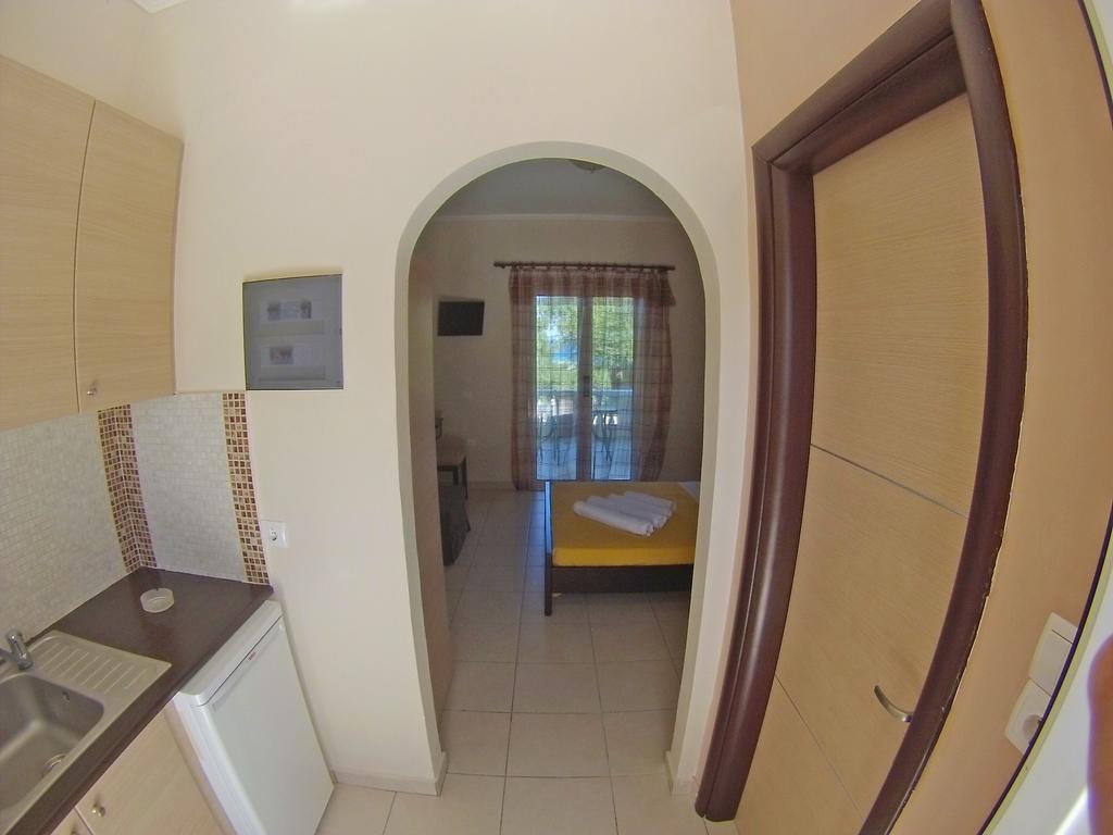 Pouliezos Koklanis Zante Apartments 알리케스 외부 사진